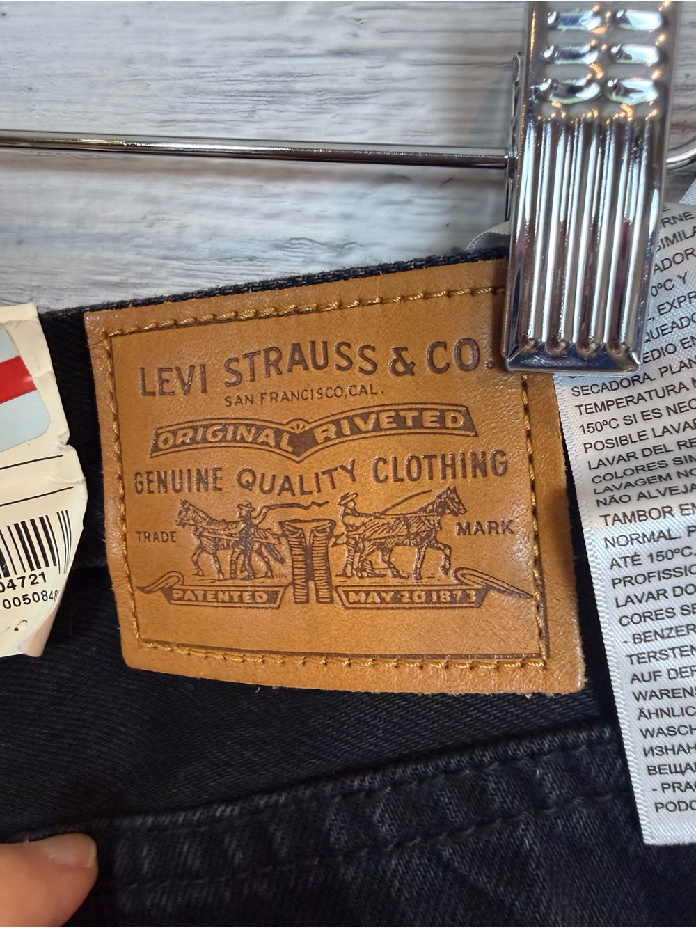 Levi’s High Loose Flare Jeans 25x32 NWT Black High Rise Wide Leg Retro - Picture 4 of 8